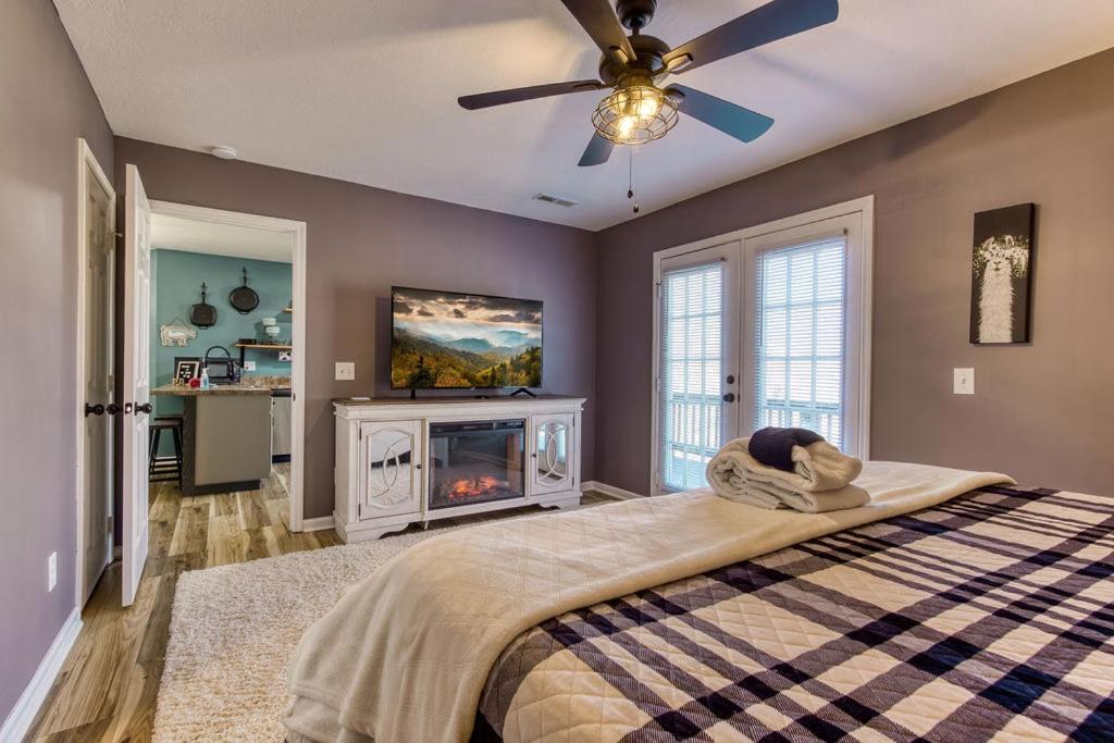 The Mason Jar, Hot Tub, Wifi, 1089 Free Tickets Each Paid Day, Dollywood And More! Pigeon Forge Exteriör bild