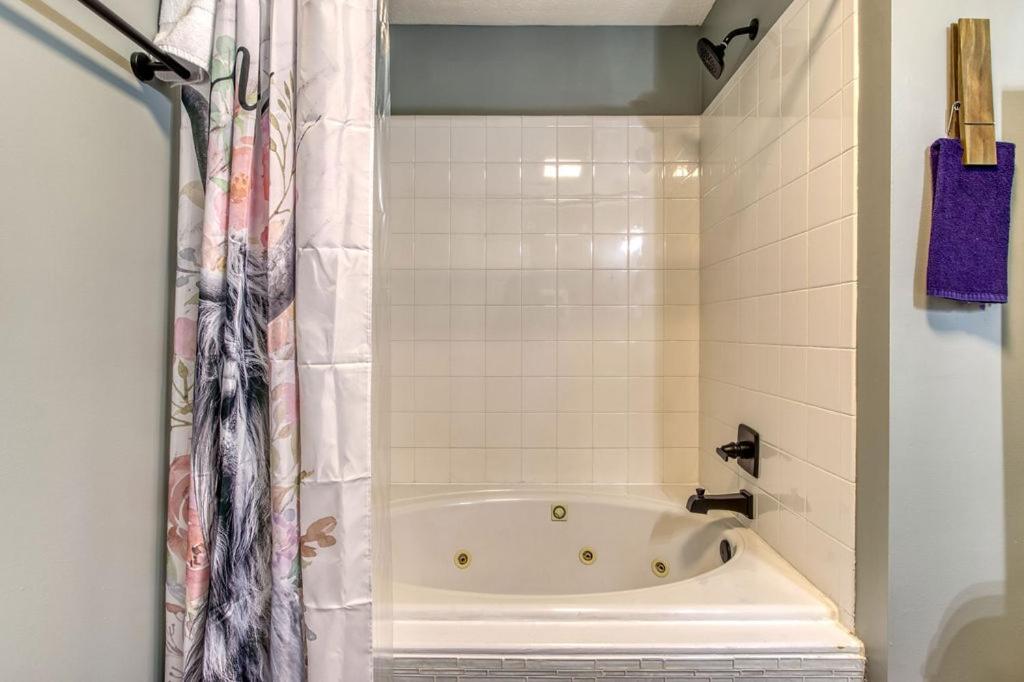 The Mason Jar, Hot Tub, Wifi, 1089 Free Tickets Each Paid Day, Dollywood And More! Pigeon Forge Exteriör bild