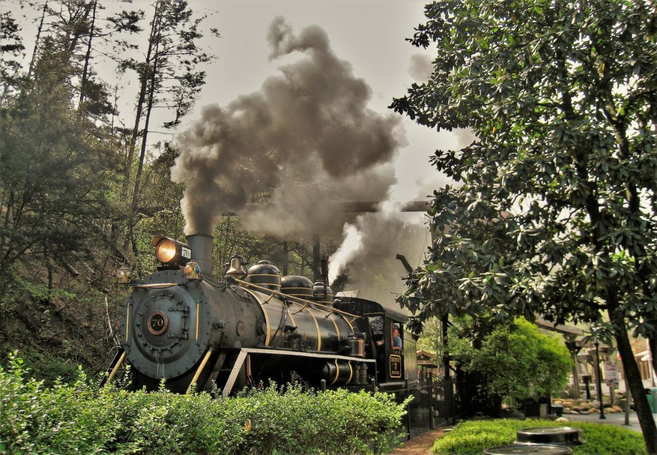 The Mason Jar, Hot Tub, Wifi, 1089 Free Tickets Each Paid Day, Dollywood And More! Pigeon Forge Exteriör bild